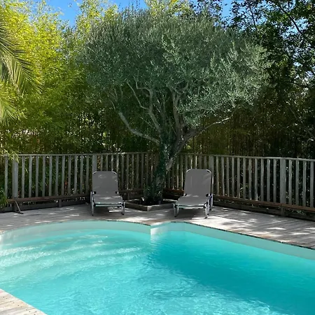 Ravissante Bois Avec Piscine Chauffee *