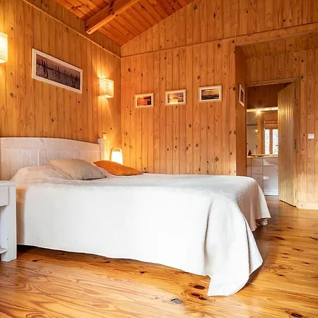 Ravissante Bois Avec Piscine Chauffee Prázdninový dům