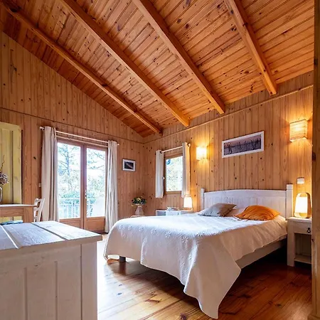 Ravissante Bois Avec Piscine Chauffee Prázdninový dům