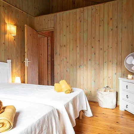 Ravissante Bois Avec Piscine Chauffee Prázdninový dům