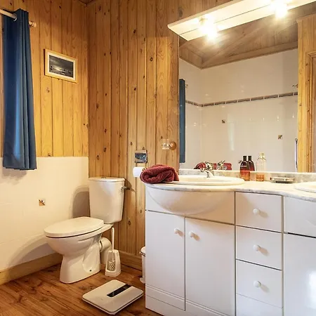 Ravissante Bois Avec Piscine Chauffee Prázdninový dům