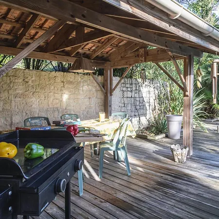 Ravissante Bois Avec Piscine Chauffee Nyaraló *